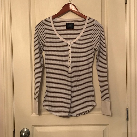 Abercrombie & Fitch henley - Picture 2 of 5